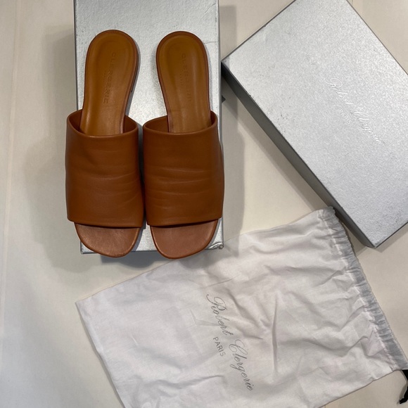 Robert Clergerie Shoes - Robert Clergerie Itou Leather Slides in Tan, Size EU38.5